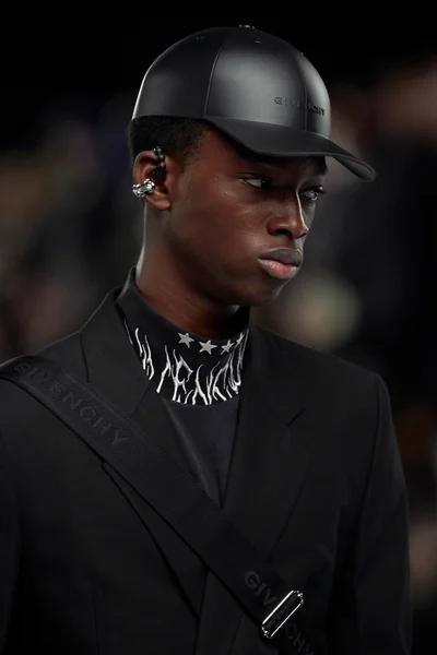 Look 147